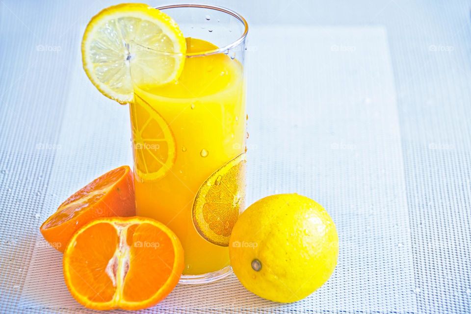 #lemons #lemon #lemonade #citrus #summer #lemontree #yellow #oranges #art #sarilemon #food #lemoncake #fruit #love #whenlifegivesyoulemons #limes #homemade #foodie #fresh #lemonwater #dietsehat #foodphotography #photography #lemonjuice #ita