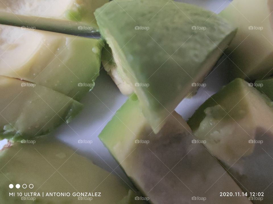 aguacate en trozos como ensalada
