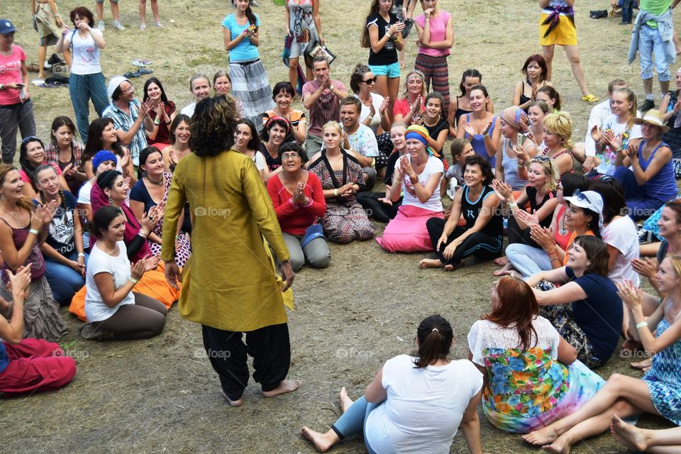 Indian dancer teaches 