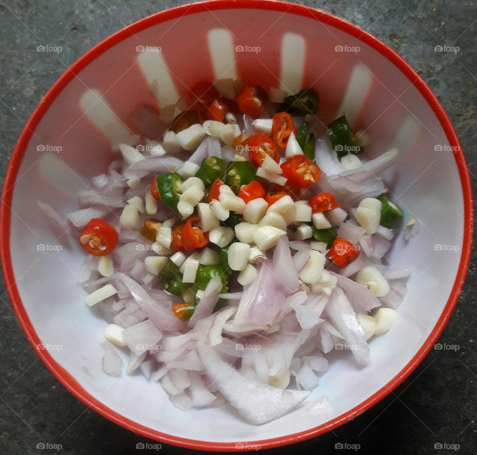 chopped garlic onion in bowl