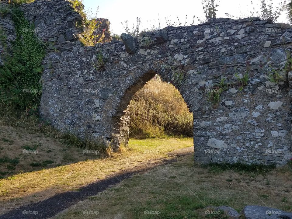 castle path ruins