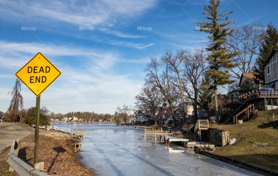 Dead end sign, Lake Orion, Michigan