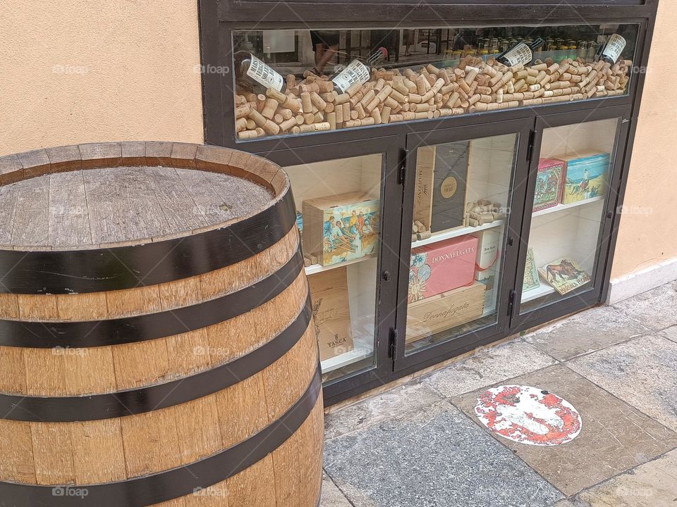 botte e tappi di sughero