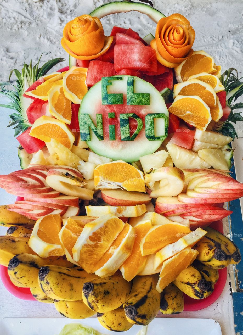 When you go out on a trip, food is one of the top priorities. Whether you admit to it or not, you cannot just stay sane if you're hungry and craving midway the trip. Here's what we had over lunch in Palawan. ππππππ