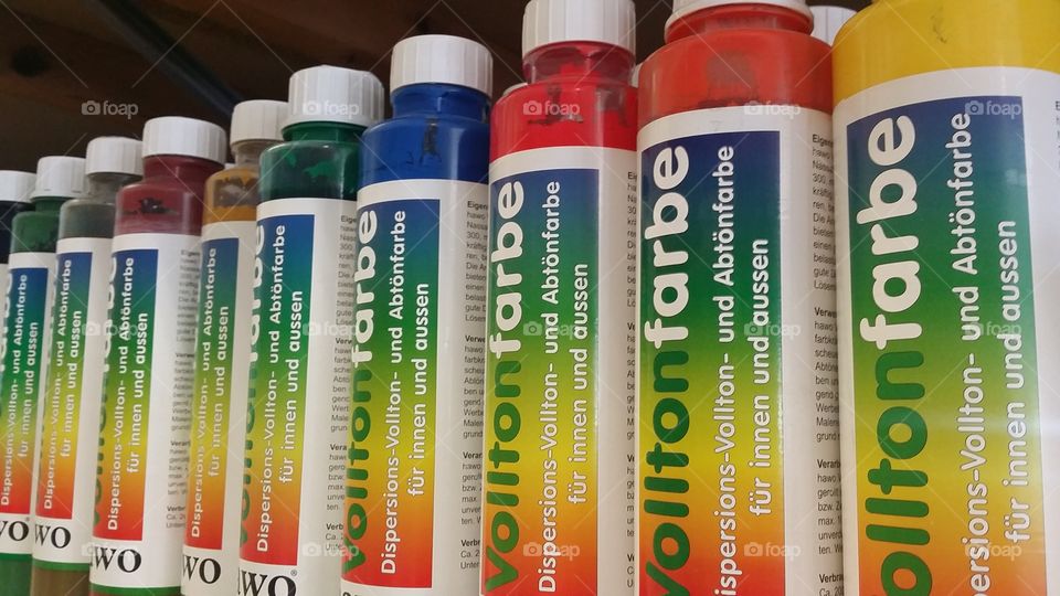 Coloured paints