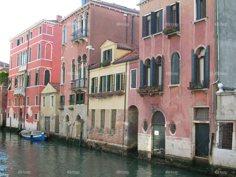 italy pink buildings windows by jeanello