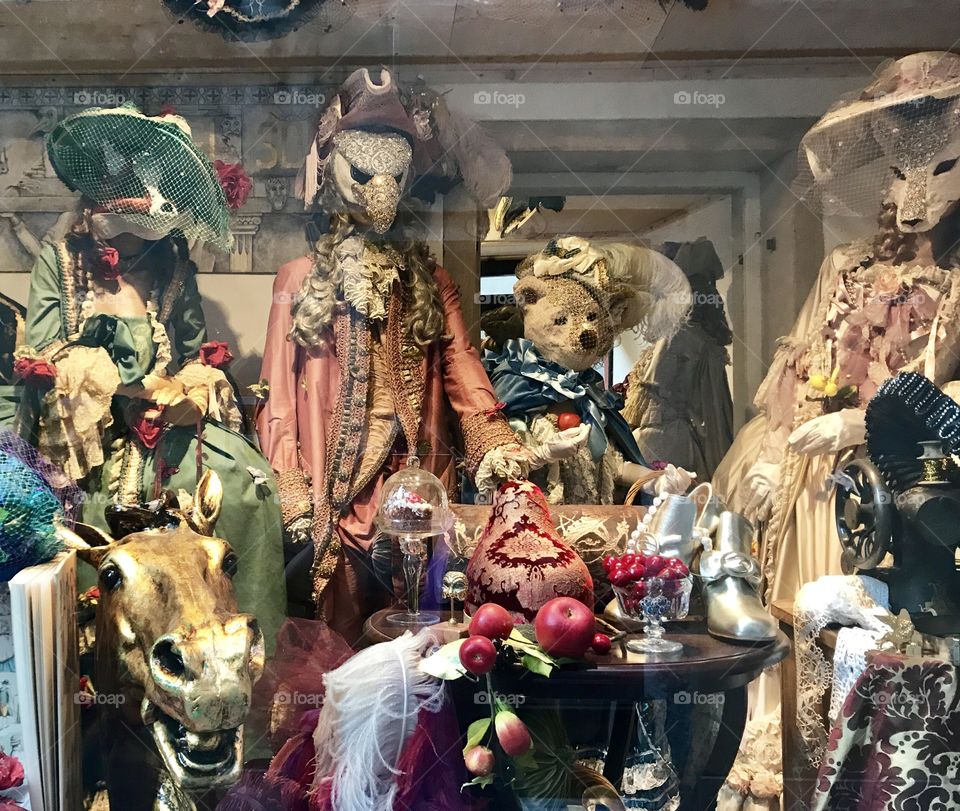 A Most Interesting Dinner! The Masquerade in the windows of Venice.