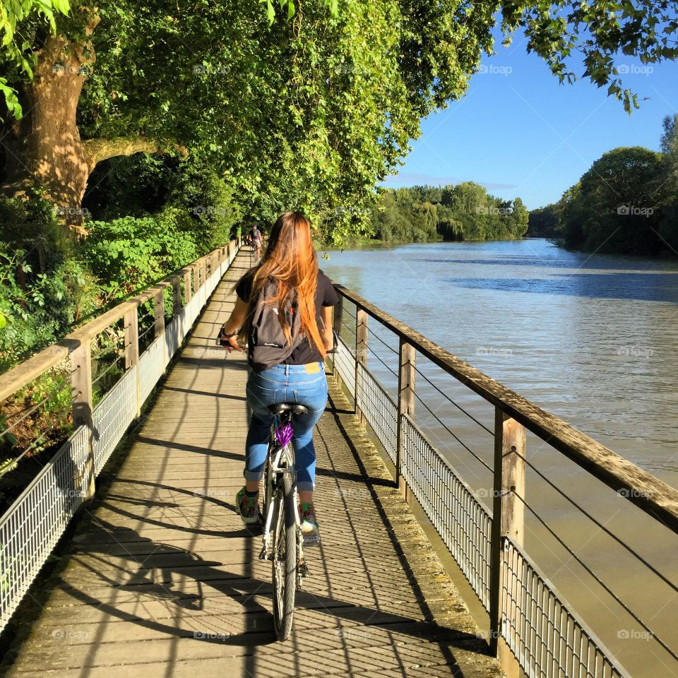 Balade sur les bots de Sèvres près de nantes en vélo avec ma fille lors d'une journée ensoleillée 