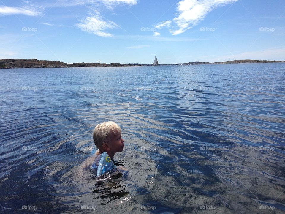 Swim. Swimming Mollösund