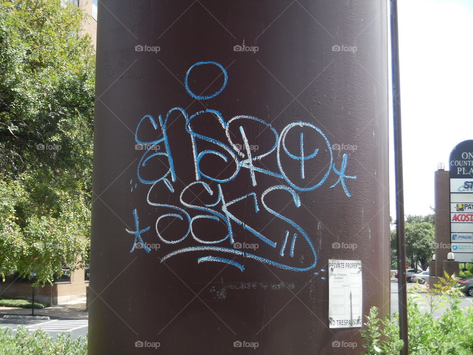 American graffiti. This is a picture of some graffiti that I saw while on vacation in the Gulf of Mexico. 👣 🚶 🏃 🔥 💨