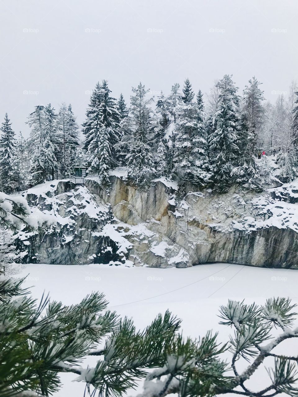 The Ruskeala Mountain Park is a tourist complex located in the Sortavalsky district of the Republic of Karelia. The basis of the complex is a cultural heritage object, a historical monument - a former marble quarry filled with groundwater.
