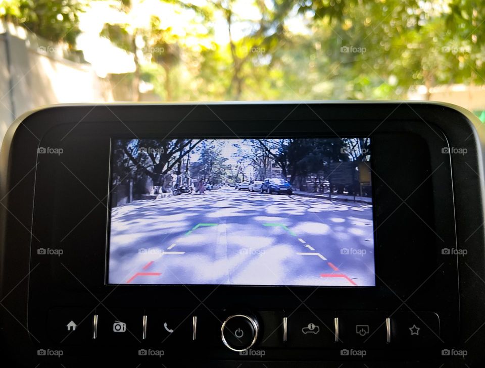 Car Rear view camera visual in Mahindra thar 