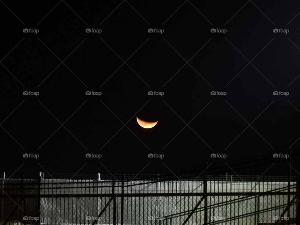 Moon over KTUL Tulsa airport at 2am