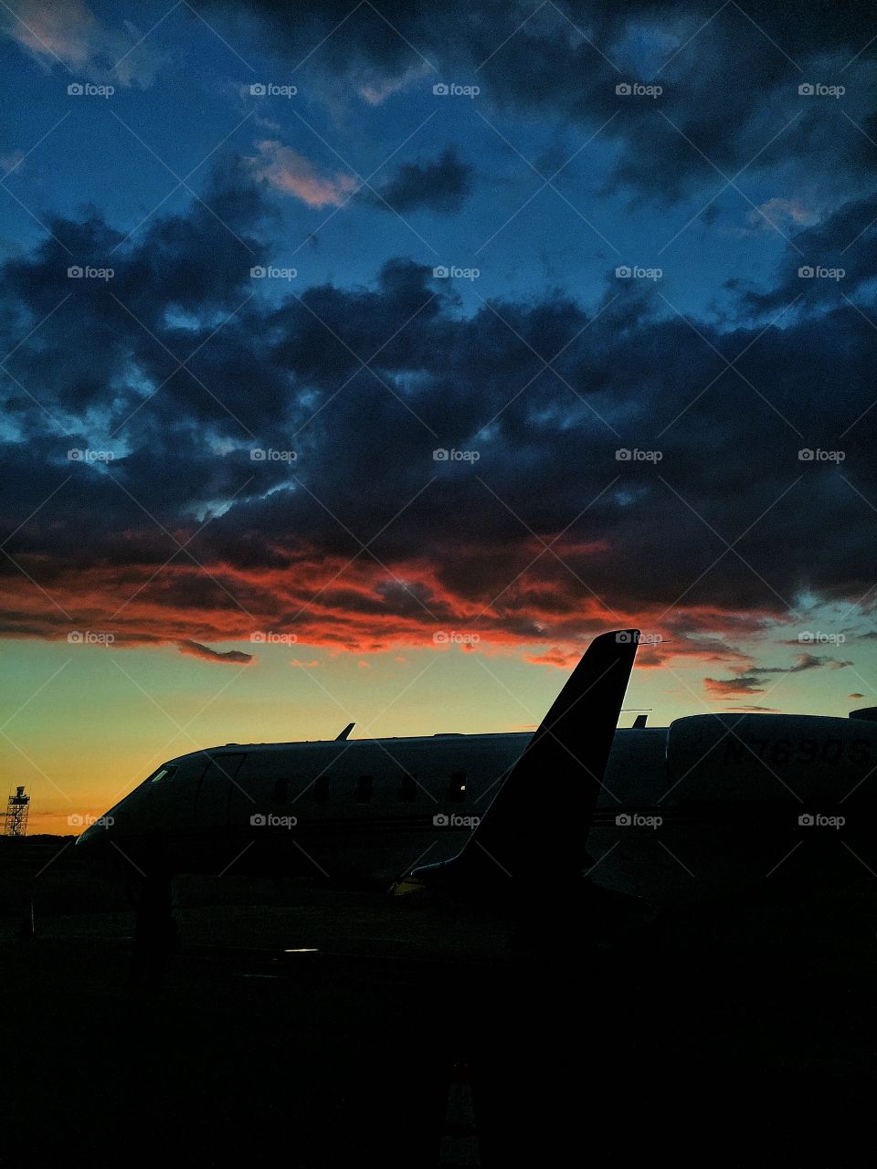Aviation love and sunsets 
