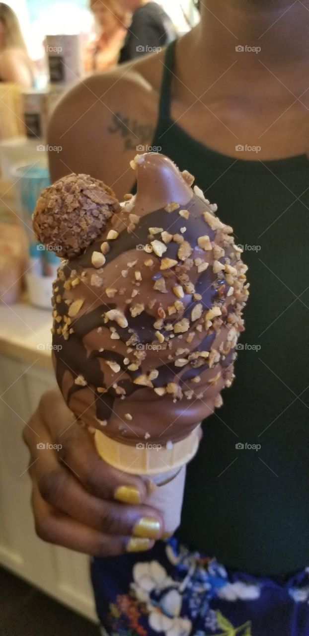 #Sugar #icecream #chocolate # wafers #summer #sweet #ice #glace #cremeglace #chocolat #foapmission
