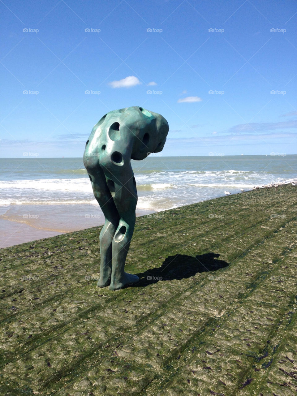 beach summer statue man by daiwi