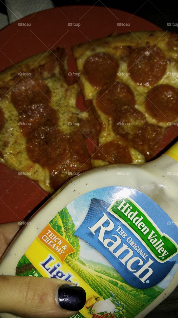 pizza with ranch