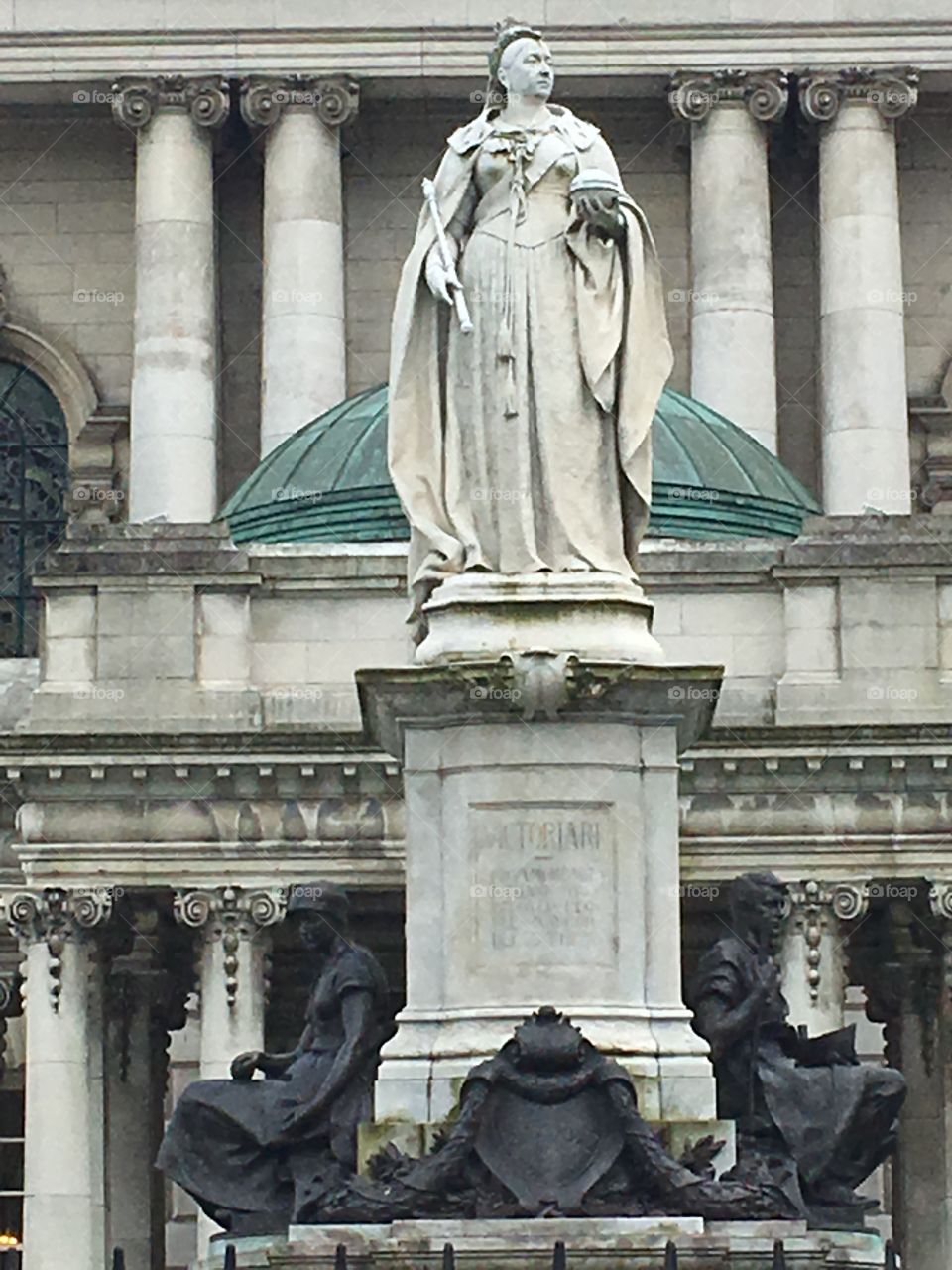 Statue of Queen Victoria in Belfast 