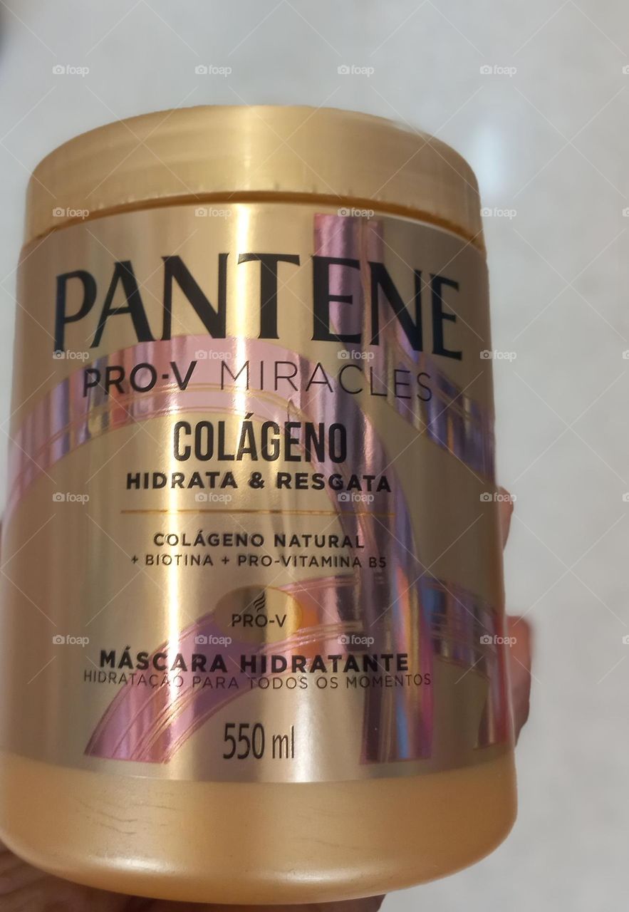 Máscara hidratante e  emoliente PANTENE PRO-V MIRACLES, COLÁGENO HIDRATA & RESGATA,com colágeno natural e biotina. Excelente para cabelos ásperos, opacos e fragilizados por processos químicos. A PANTENE,  promove a beleza dos seus cabelos com