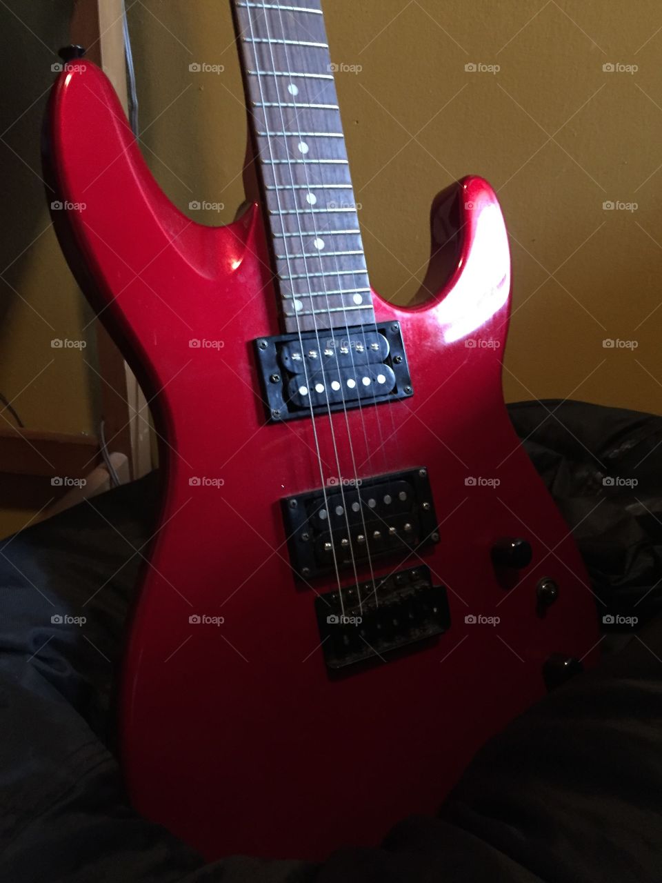 Red Guitar 