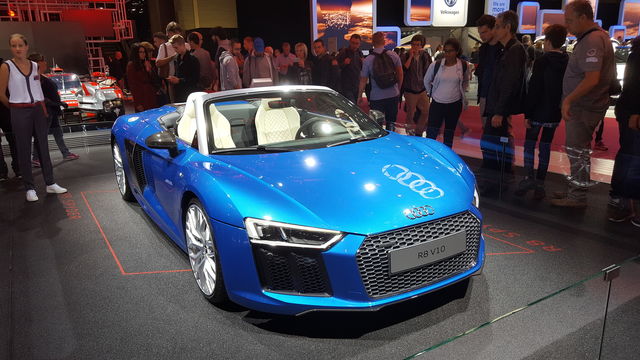 Audi R8 V10 Spider car