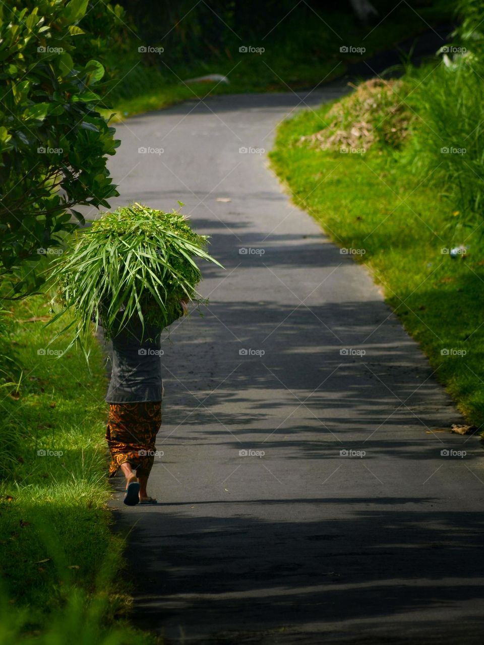 the beauty of Indonesian women's, not only friendly but also strong