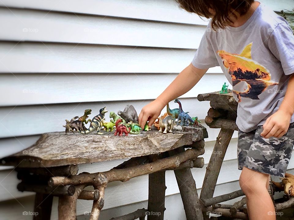 Playing with dinosaurs 