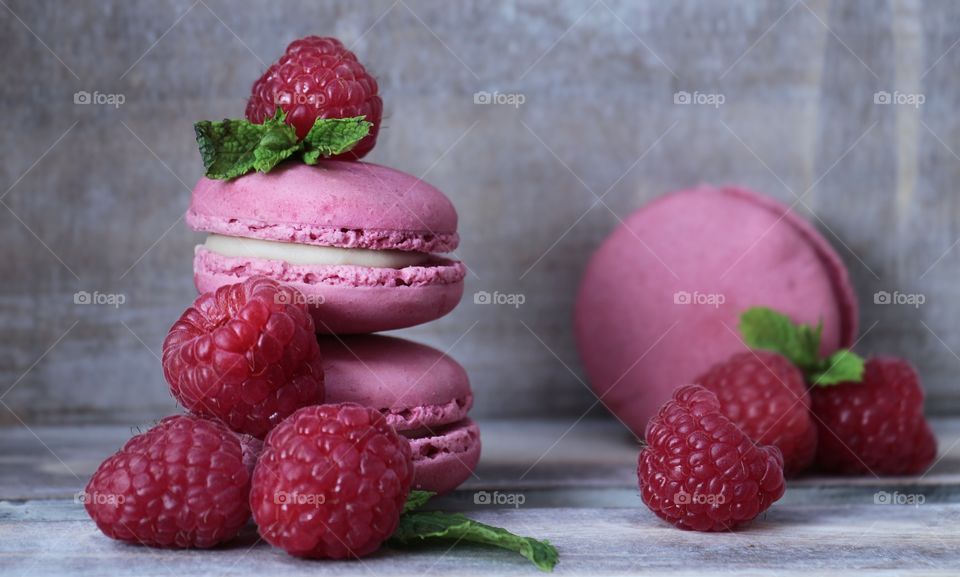 the red strawberry with strawberry flavoured biscuits