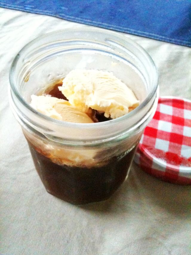 Ice cream on coffee jelly 