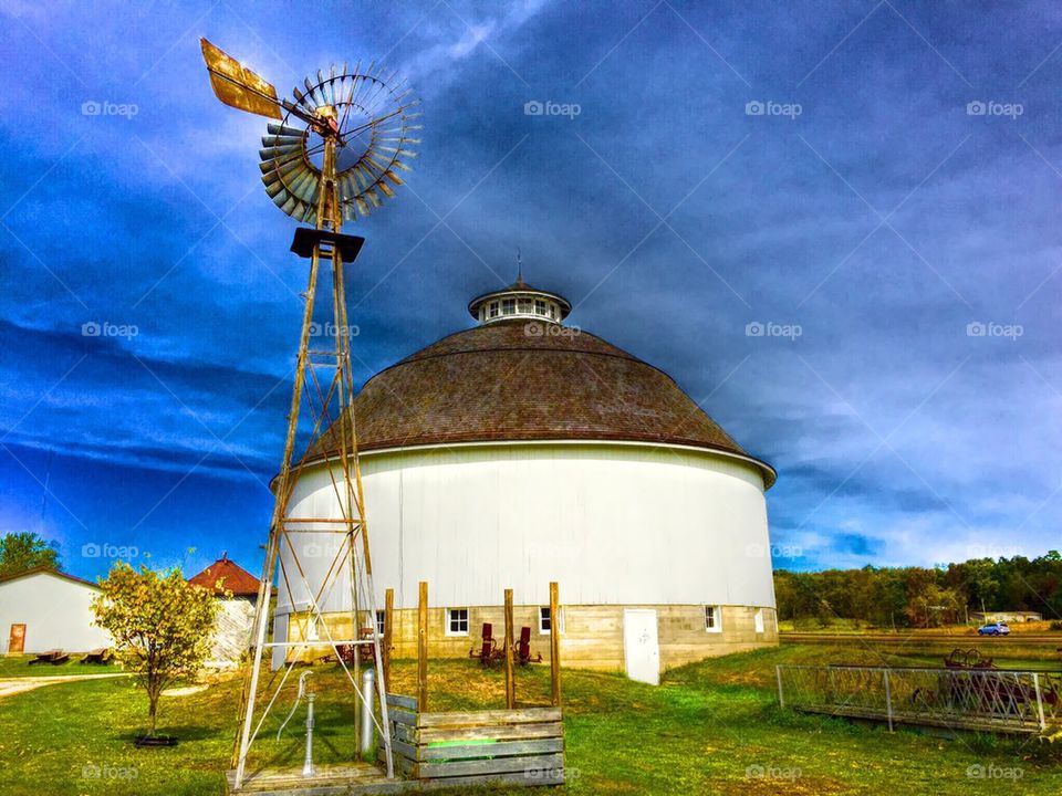 White round barn