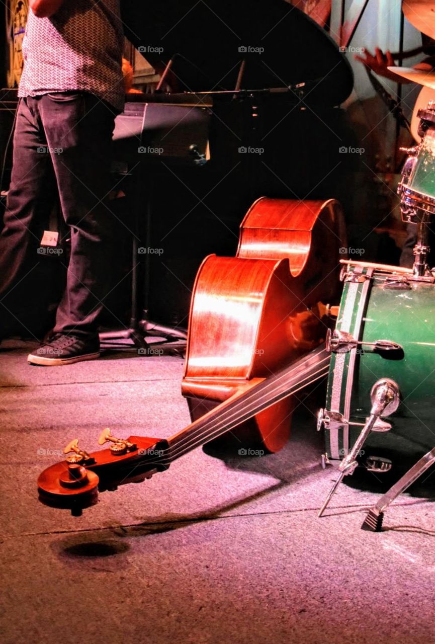 Spending a night out to enjoy a good meal and listening to Jazz let’s you experience the talent of others at their best.