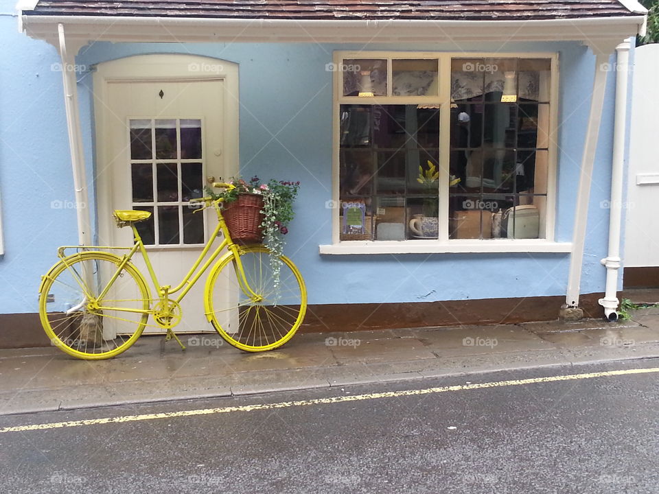 Yellow cycle and Blue house