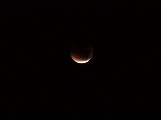 moom eclipse. super moon.