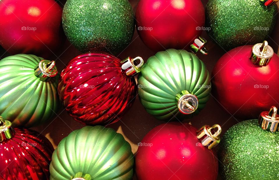 packing ornaments