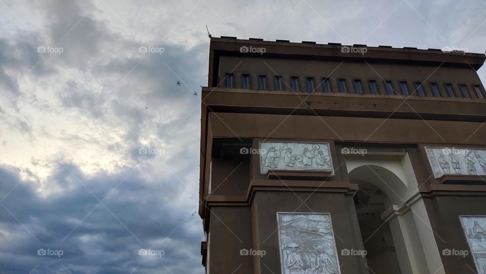 building simpang lima gumul