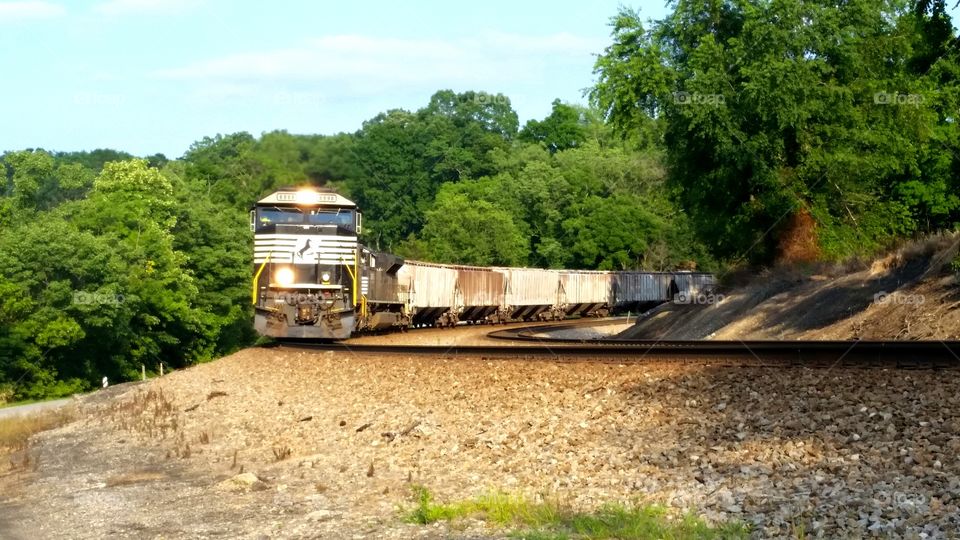 Norfolk Southern rounding the bend