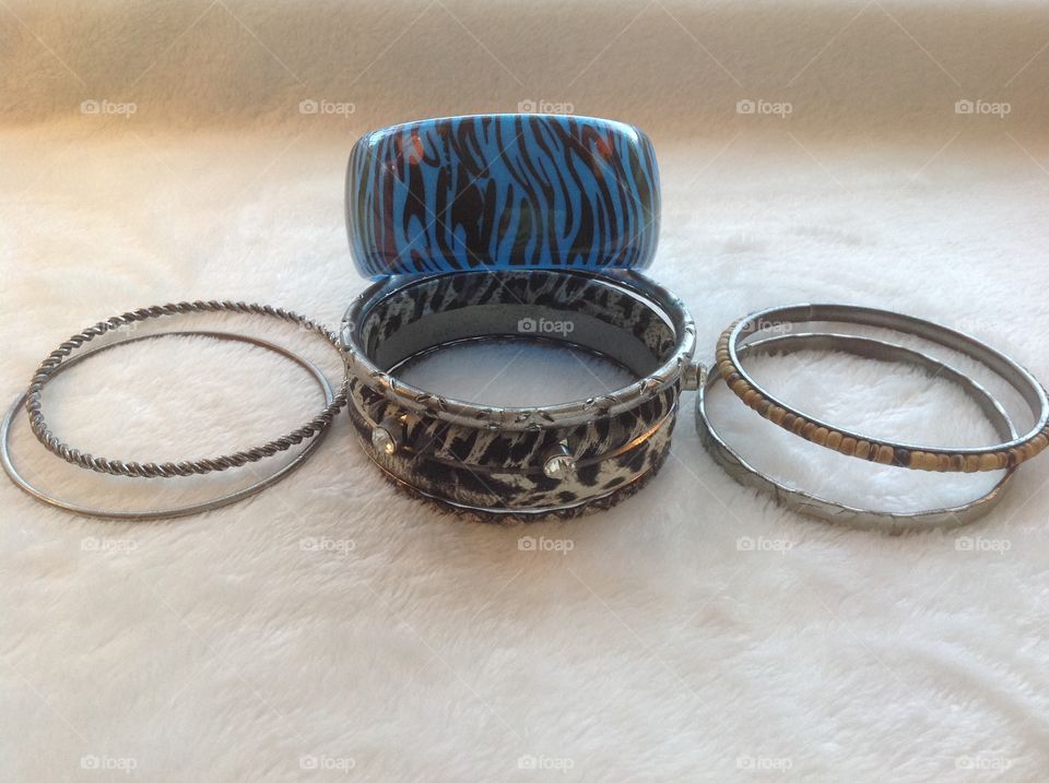 Bangle bracelets for fashion details.