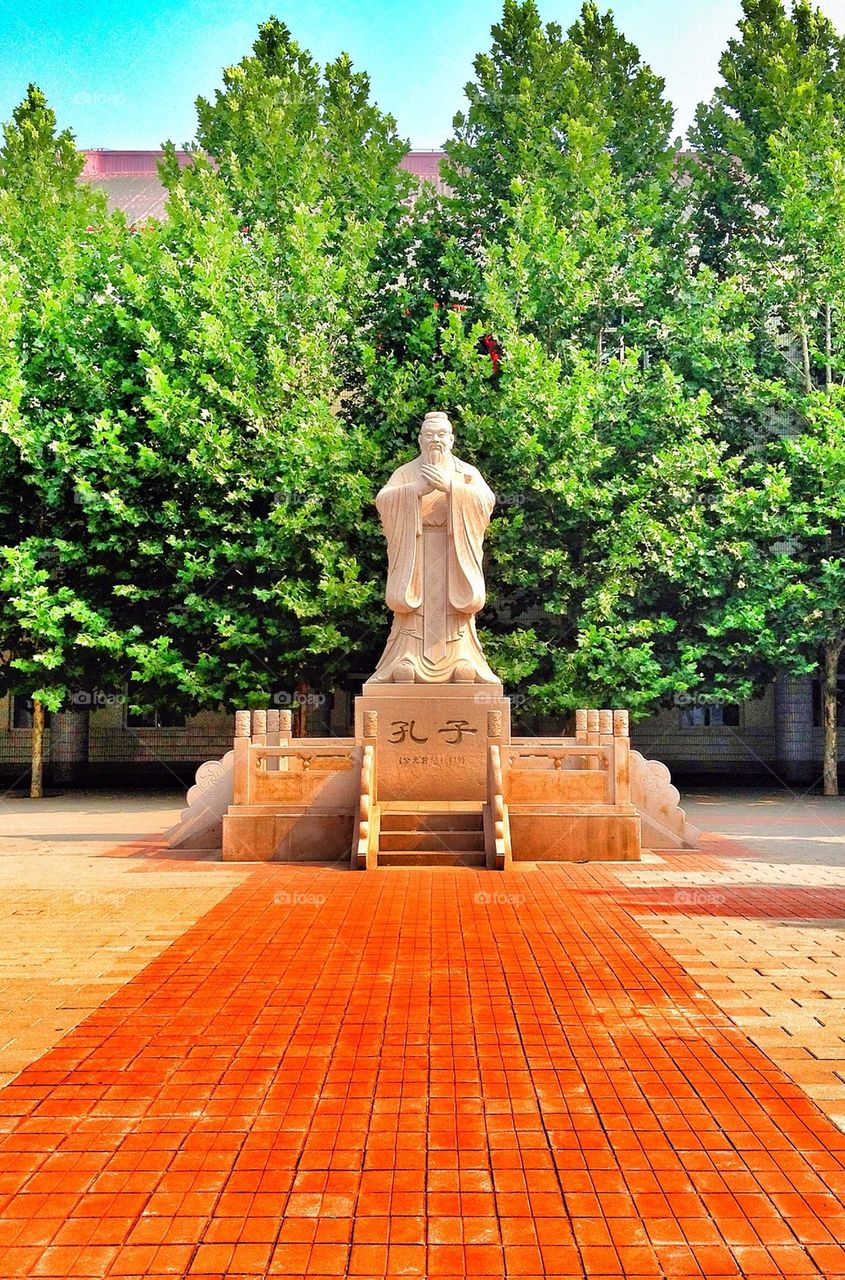 Statue of Confucius at the Beijing Royal School