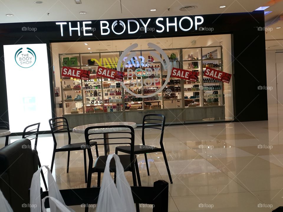 Body shop at Palm Mall