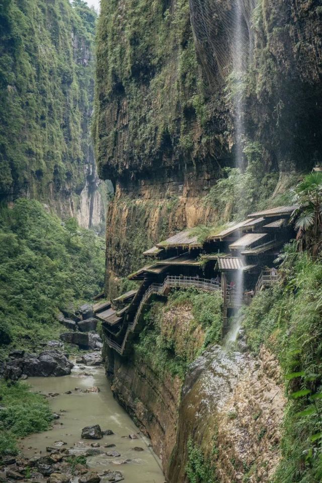 Architecture on the Grand Canyon in China 