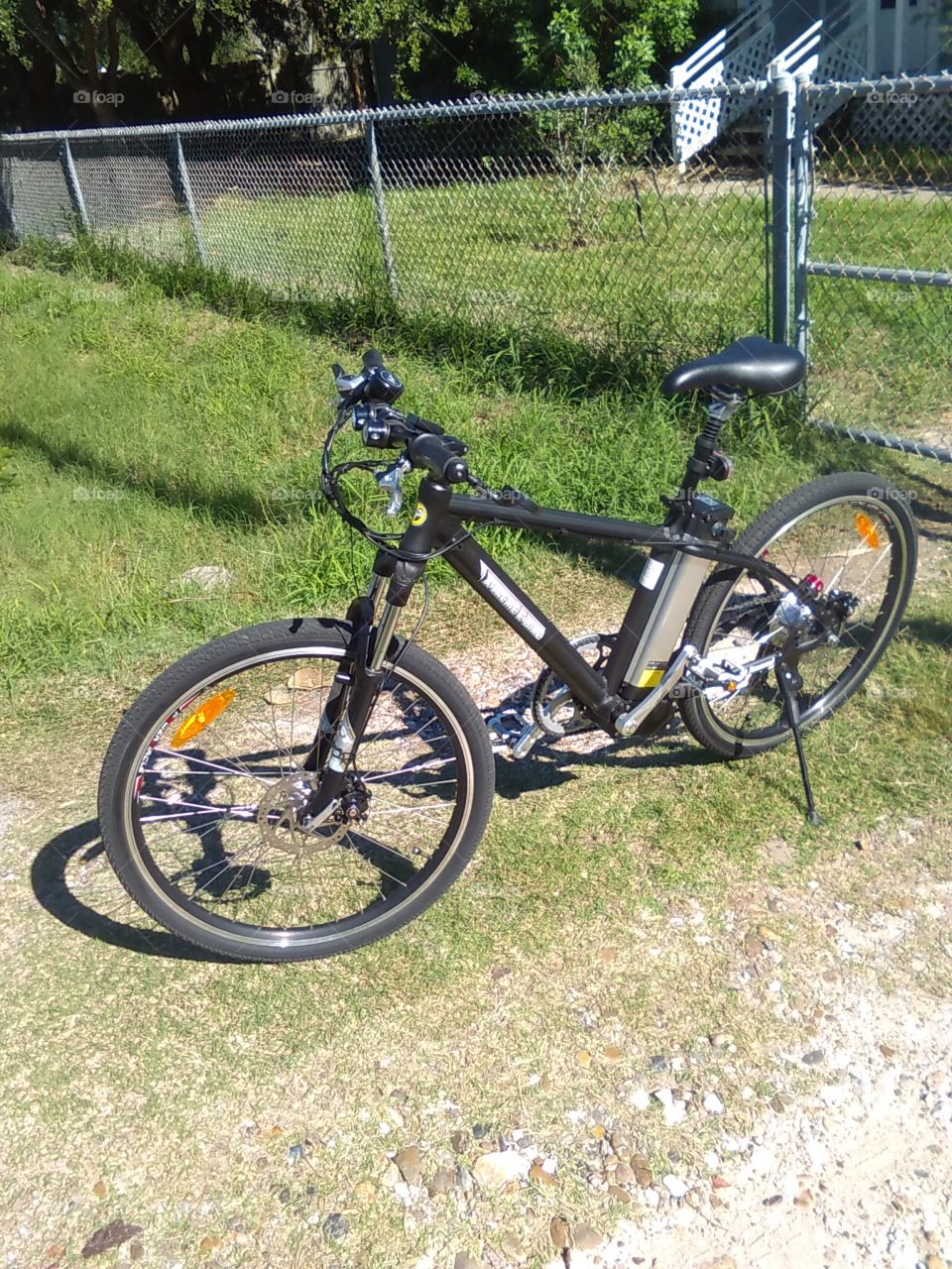 Black SB300li Bicycle Side