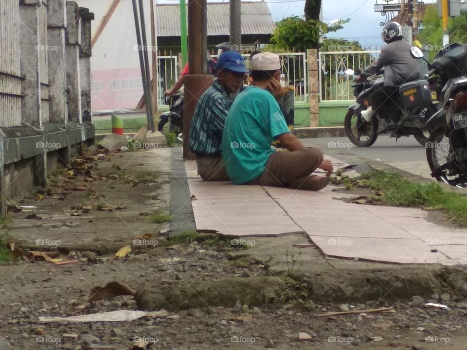 The old on the street_Lombok