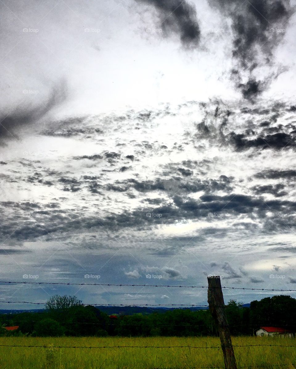 #Entardecer nublado e, acredite, um pouco #frio. 
Que #verão é esse?
❄️ 
#natureza #paisagem #fotografia #Jundiaí #nuvens #landscapes