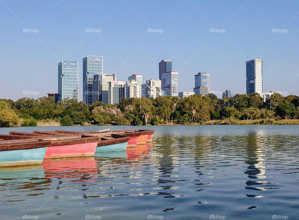 The City 🌁 Architecture 🏢 Skyscrapers and boasts🛶🚣