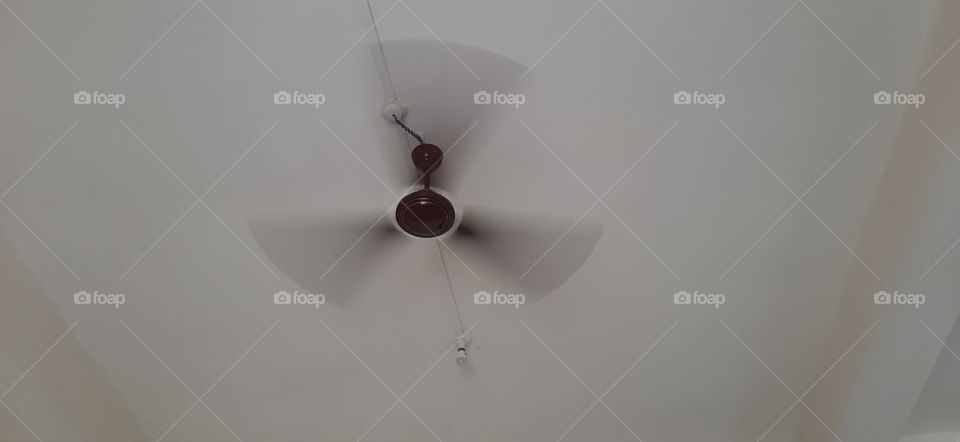 cieling fan spinning like it should