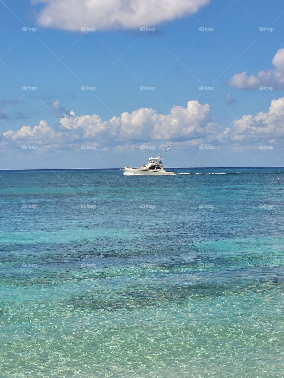 barco en mar caribeño