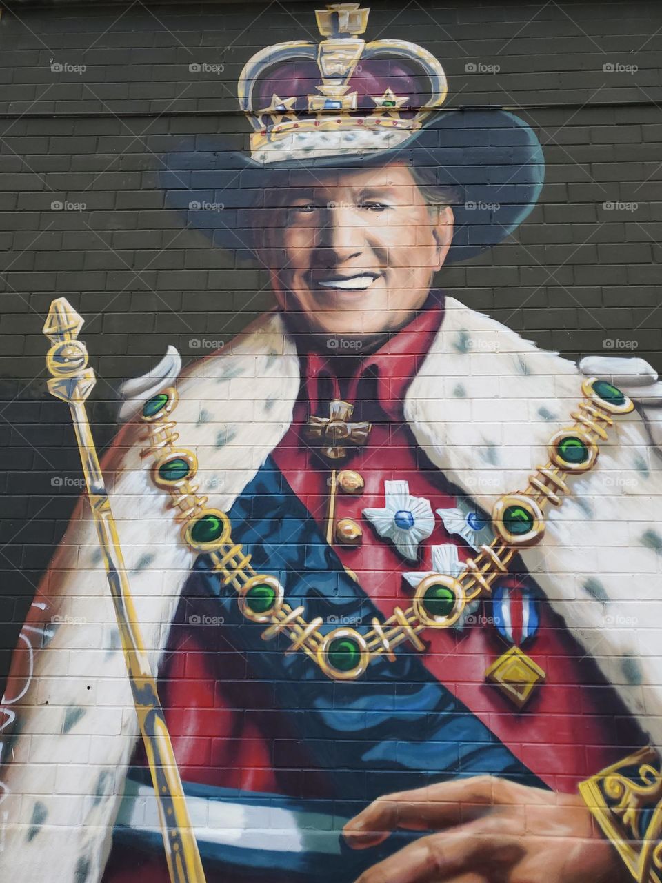 Known as the the King of Country Music in the USA and proudly from a small South Texas town,  The one and only George Straight painted in a  mural.