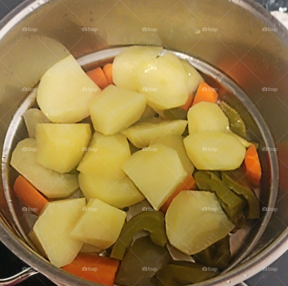 potatoes with steamed vegetables