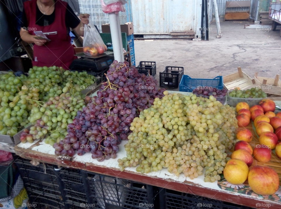 Рынок виноград
