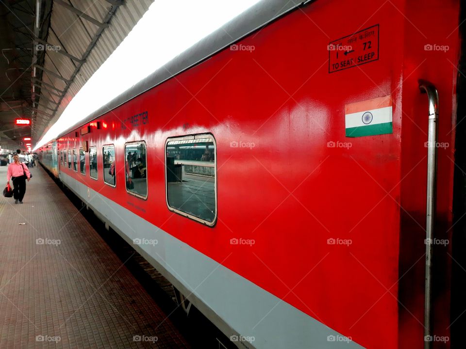 बिंदु A से बिंदु B तक ट्रेन से  साफार